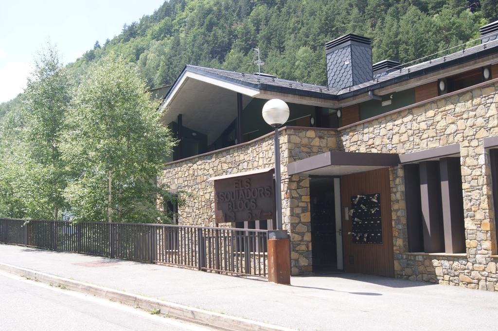 Apartaments Els Esquiadors Ллортс Экстерьер фото